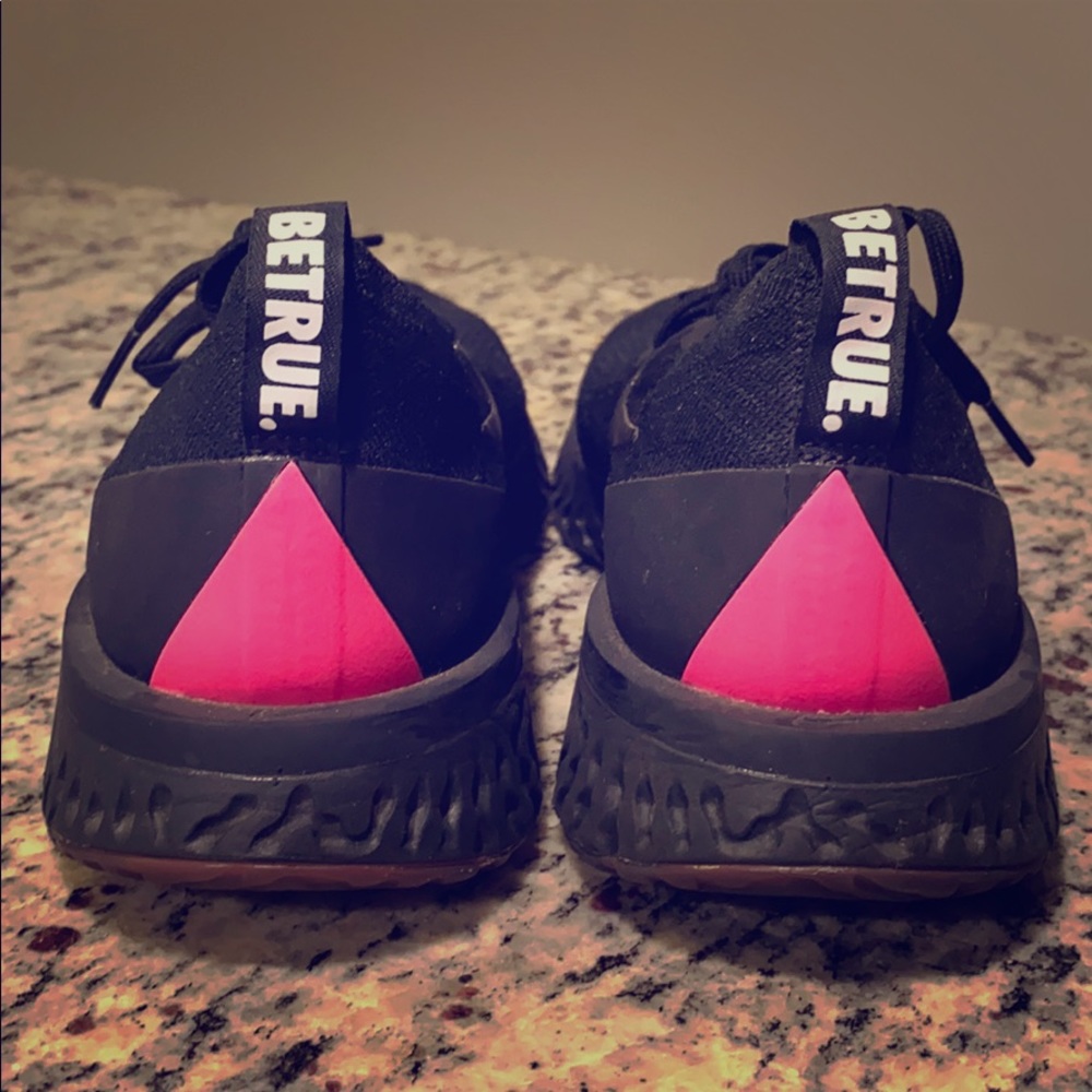 Nike react BE TRUE edition